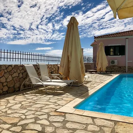 Sarantos Pool شقة Lakíthra