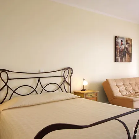 Sarantos Pool Apartment Lakithra