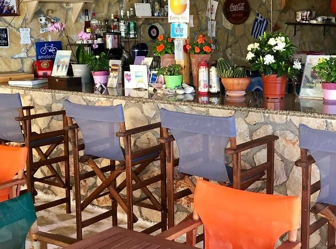 Sarantos Pool Apartment