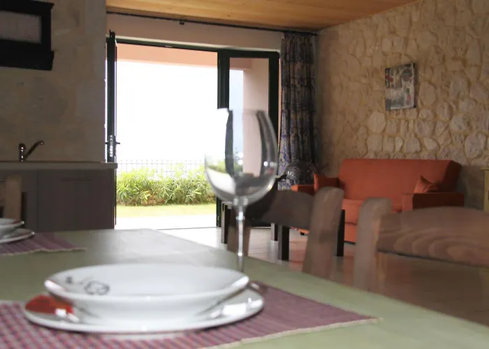 Sarantos Pool Apartment