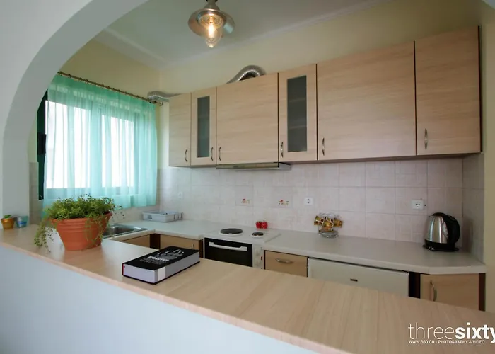 Sarantos Pool Apartment *