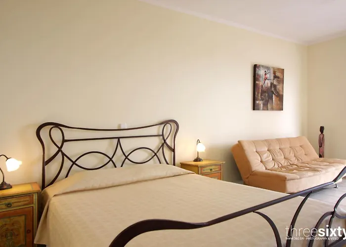 Sarantos Pool Apartment Lakithra